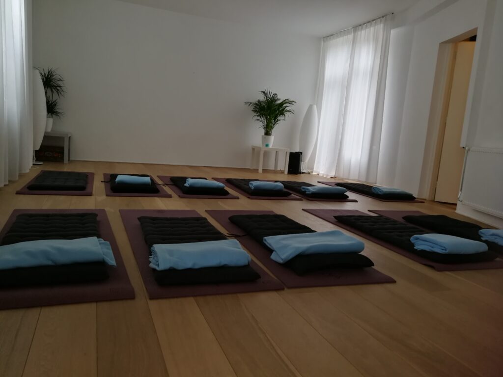 Explore weekly a new active or passive meditation technique by Bharat